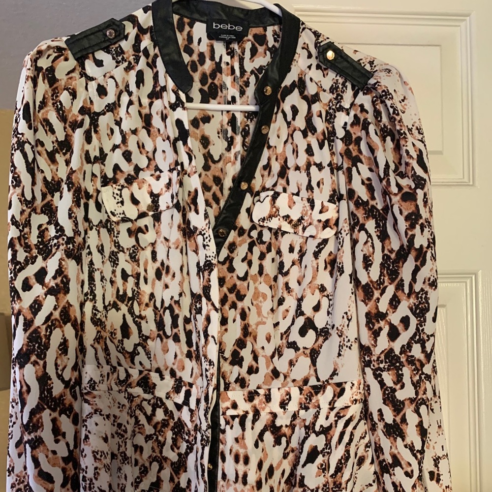 Bebe blouse, cheetah print
